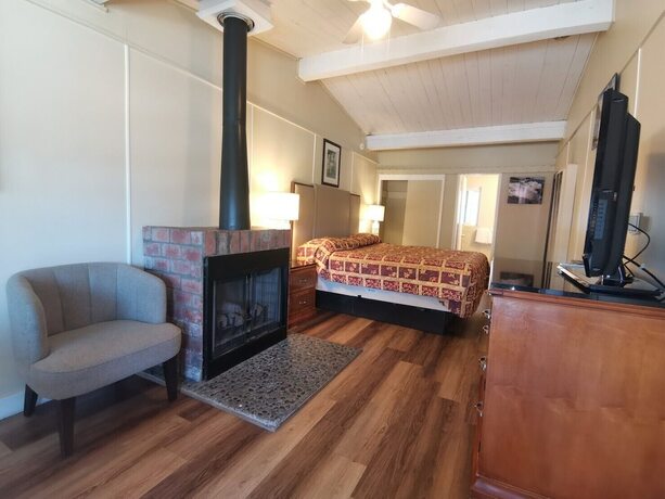 Imagen general del Hotel Omeo Suites Big Bear. Foto 8
