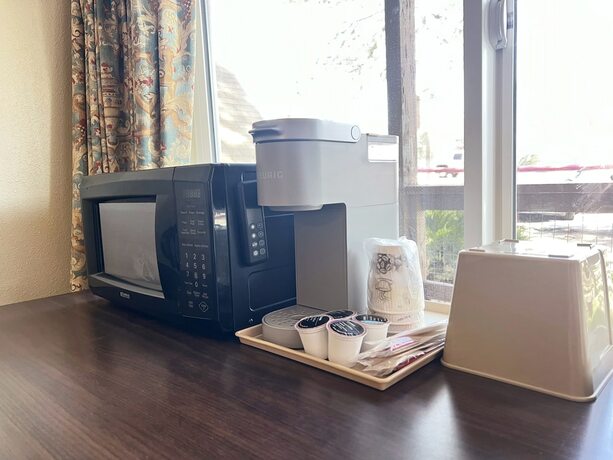 Imagen de la habitación del Hotel Omeo Suites Big Bear. Foto 15