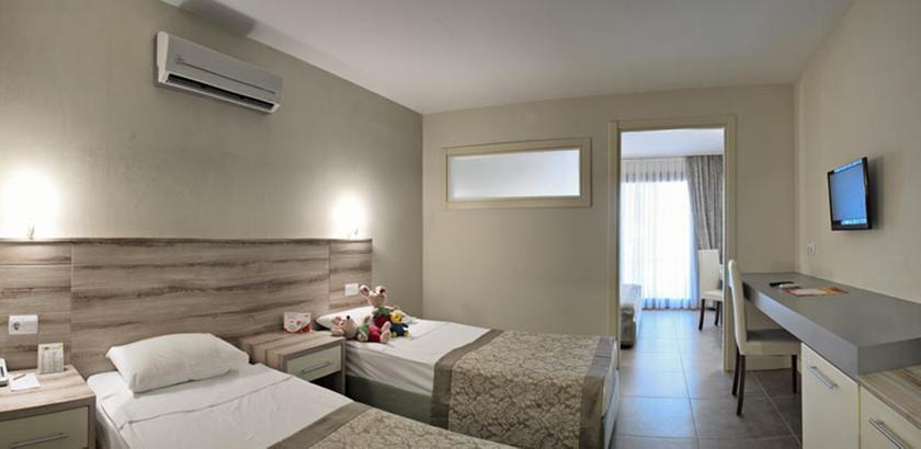 Imagen general del Hotel Omer Holiday Resort. Foto 19