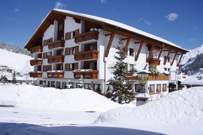 Imagen de los exteriores del Hotel Omesberg. Foto 7