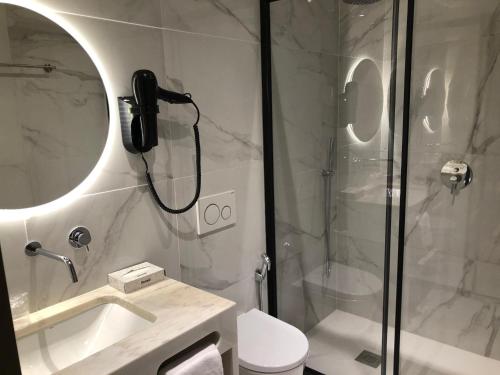 Imagen de la habitación del Hotel Omid Saldanha. Foto 18