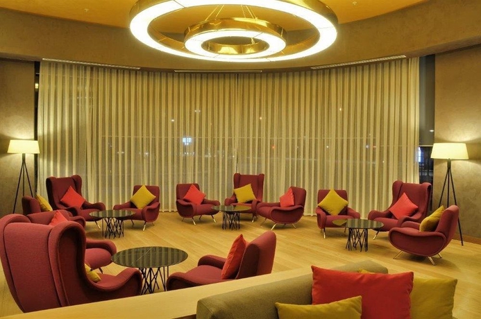 Imagen de los interiores del Hotel Ommer. Foto 11