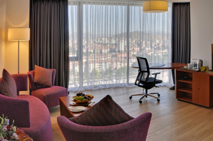 Imagen de los interiores del Hotel Ommer. Foto 12