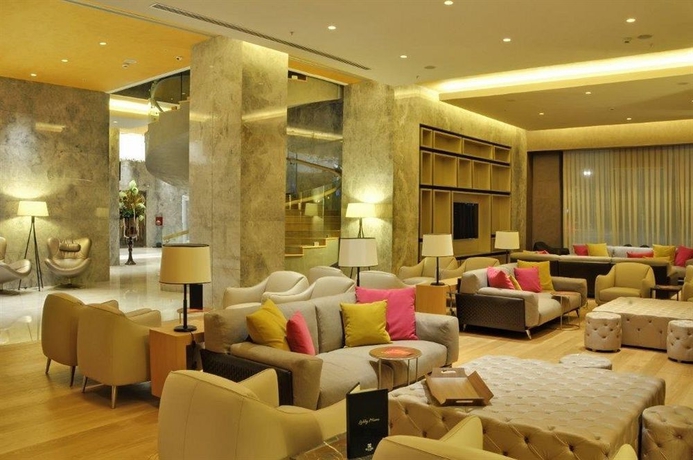 Imagen de los interiores del Hotel Ommer. Foto 15