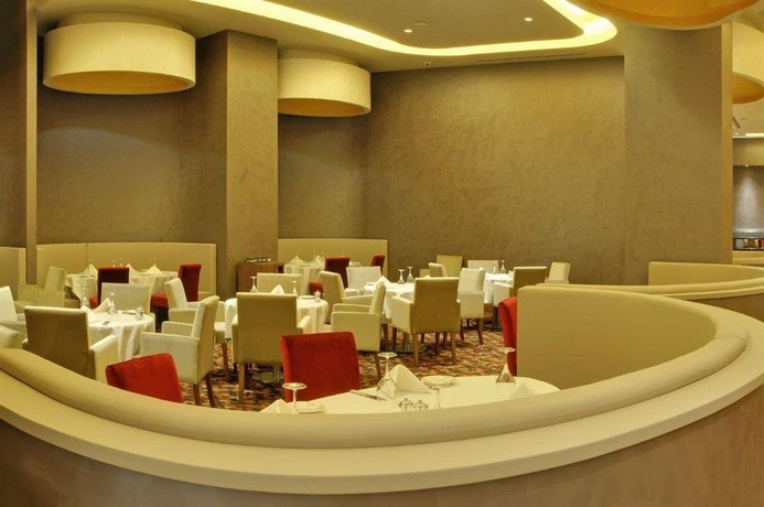 Imagen del bar/restaurante del Hotel Ommer. Foto 4