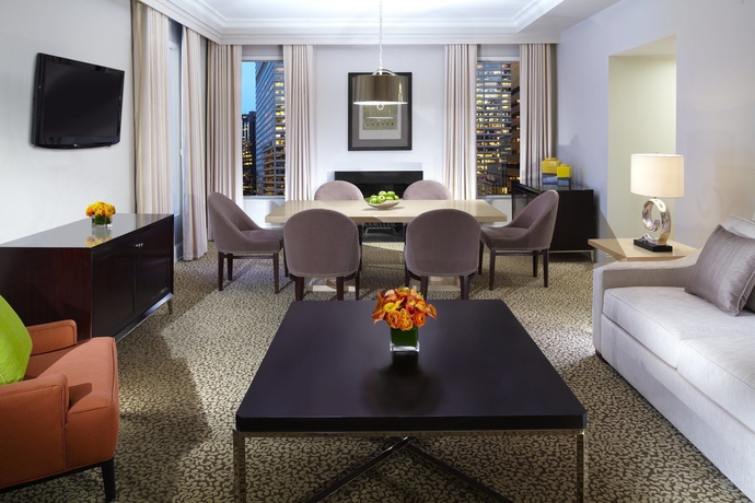 Imagen de los interiores del Hotel Omni Berkshire Place. Foto 15