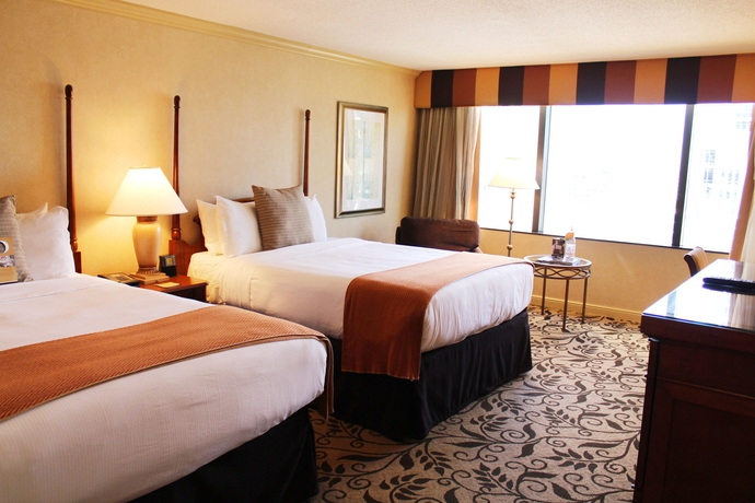 Imagen de la habitación del Hotel Omni Charlotte. Foto 8