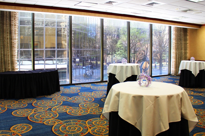 Imagen de los interiores del Hotel Omni Charlotte. Foto 13