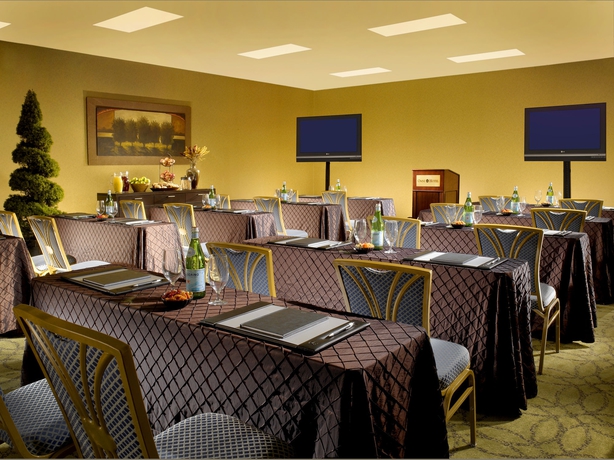 Imagen de los interiores del Hotel Omni Charlottesville. Foto 9