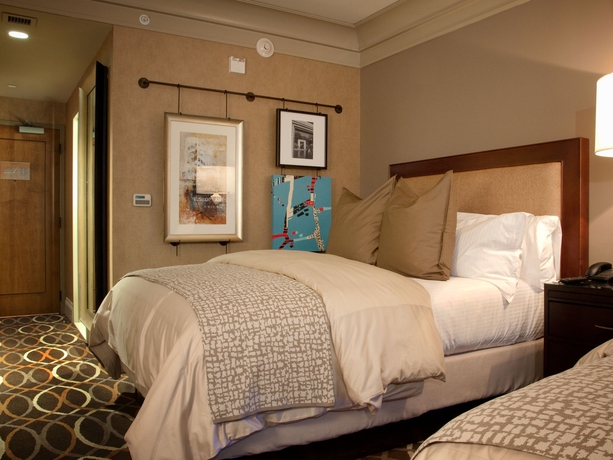Imagen de la habitación del Hotel Omni Dallas. Foto 6