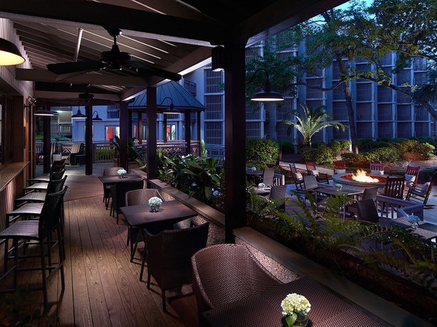 Imagen del bar/restaurante del Hotel Omni Hilton Head Oceanfront Resort. Foto 4