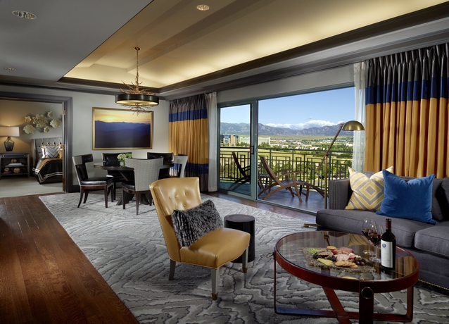 Imagen de la habitación del Hotel Omni Interlocken. Foto 6