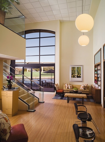 Imagen de la piscina del Hotel Omni Las Colinas. Foto 15