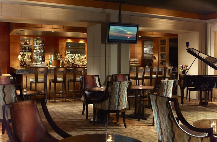 Imagen del bar/restaurante del Hotel Omni Los Angeles At California Plaza. Foto 2