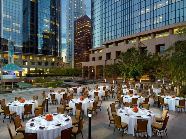 Imagen del bar/restaurante del Hotel Omni Los Angeles At California Plaza. Foto 4