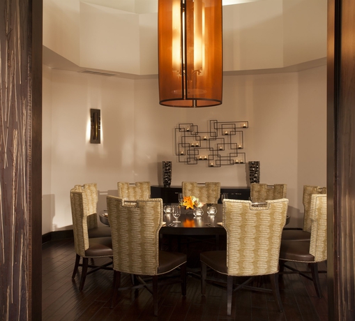 Imagen del bar/restaurante del Hotel Omni Rancho Las Palmas Resort and Spa. Foto 4