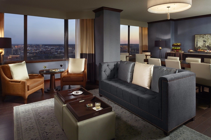 Imagen del bar/restaurante del Hotel Omni Richmond. Foto 3