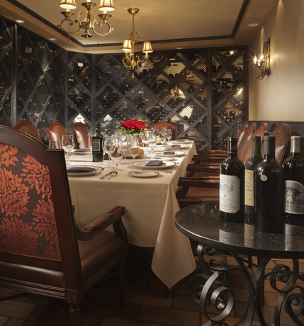 Imagen del bar/restaurante del Hotel Omni Royal Orleans. Foto 2