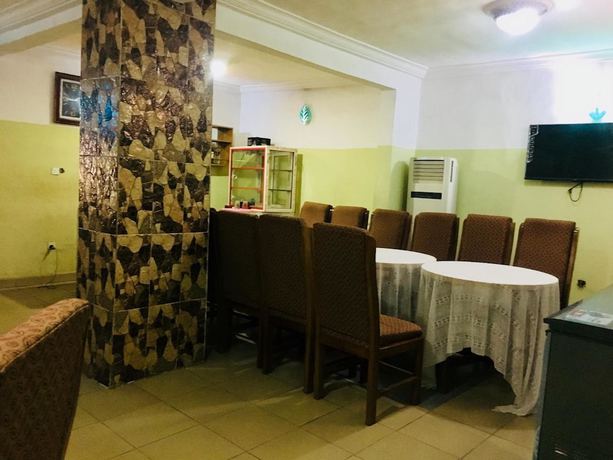 Imagen del bar/restaurante del Hotel Omo Lucas and Suites. Foto 3