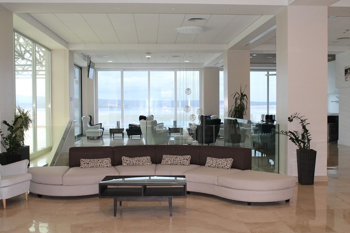 Imagen de los interiores del Hotel Omorika. Foto 18