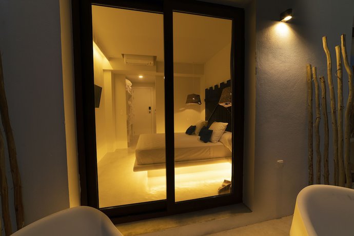 Imagen de la habitación del Hotel Oms. Foto 8