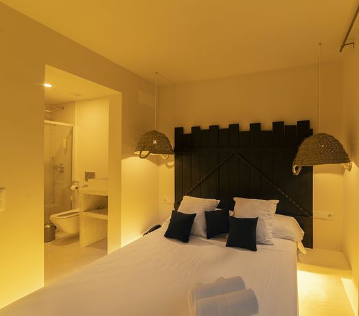 Imagen de la habitación del Hotel Oms. Foto 11