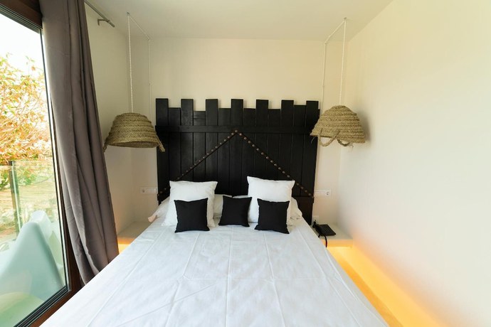 Imagen de la habitación del Hotel Oms. Foto 14