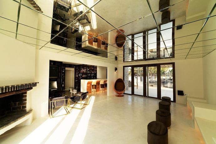 Imagen de los interiores del Hotel Oms. Foto 20