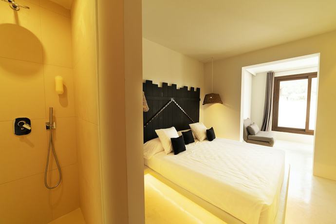 Imagen de la habitación del Hotel Oms. Foto 16