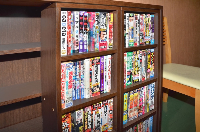 Imagen de los interiores del Hotel Omura Central. Foto 16