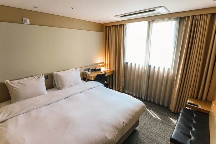 Imagen de la habitación del Hotel On City. Foto 8