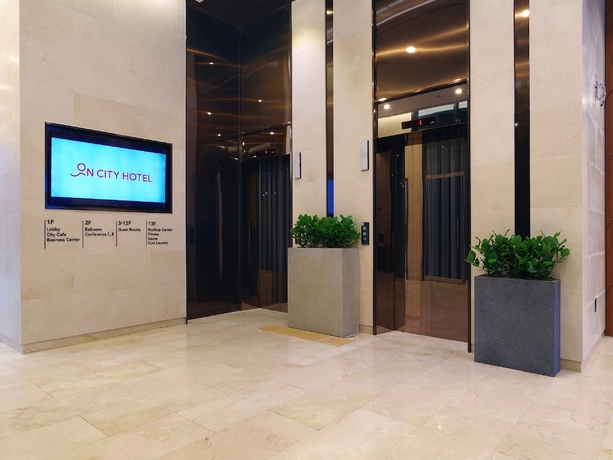 Imagen de los interiores del Hotel On City. Foto 18