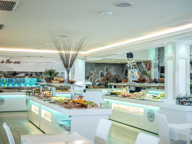 Imagen general del Hotel On Hotels Oceanfront - Adults Only. Foto 10