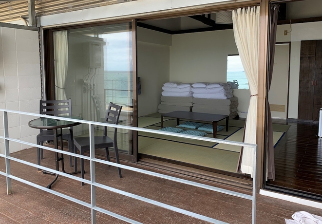 Imagen de la habitación del Hotel On The Beach Lue. Foto 5