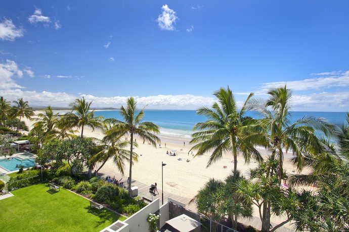 Imagen de los exteriores del Hotel On The Beach Noosa. Foto 13