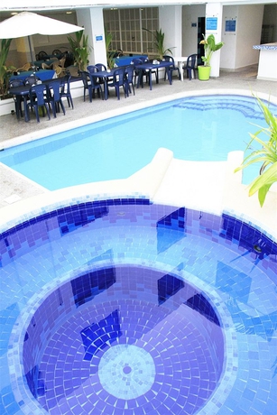 Imagen de la piscina del Hotel On Vacation Coral Flower. Foto 10