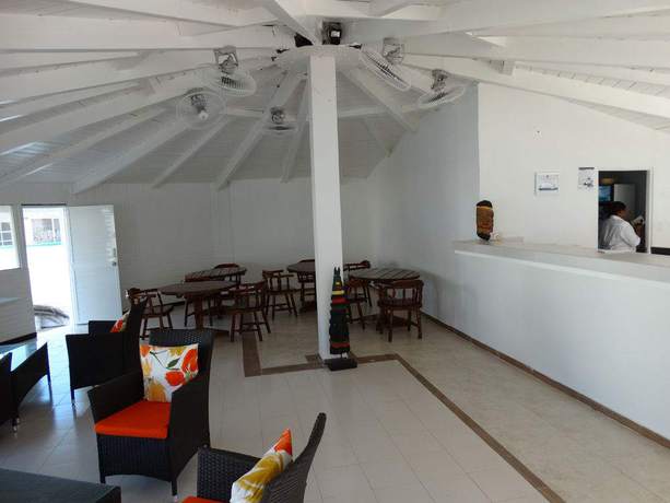 Imagen del bar/restaurante del Hotel On Vacation Sea Horse. Foto 3