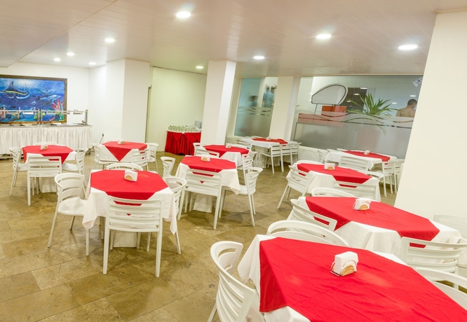 Imagen del bar/restaurante del Hotel On Vacation Tower. Foto 9