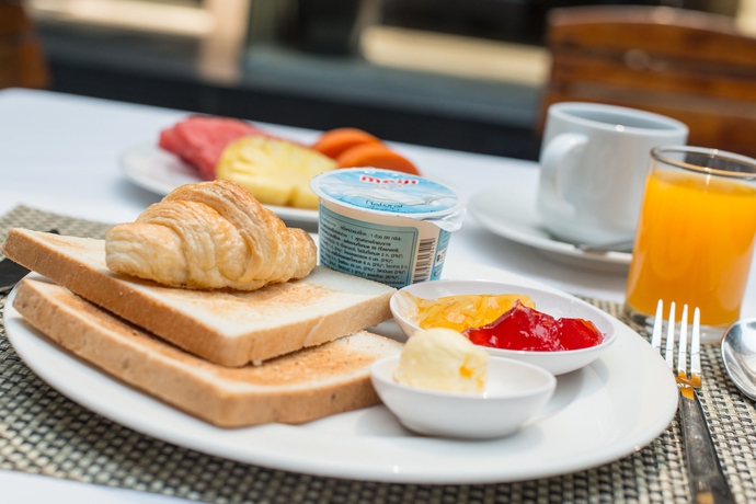 Imagen del bar/restaurante del Hotel On8 Sukhumvit Nana Bangkok By Compass Hospitality. Foto 6