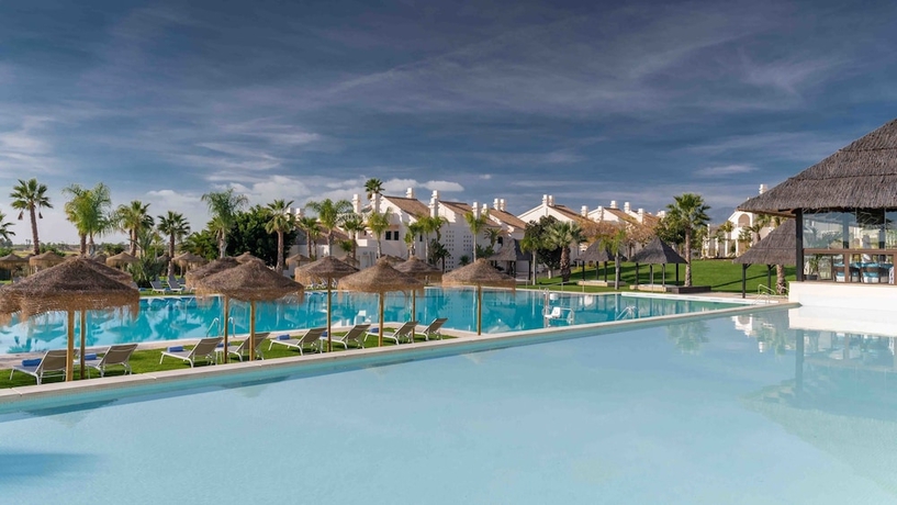 Imagen de la piscina del Hotel Ona Hacienda del Alamo Apartments. Foto 12