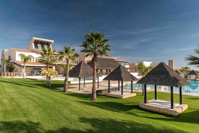 Imagen de la piscina del Hotel Ona Hacienda del Alamo Apartments. Foto 14