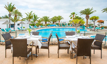 Imagen de la piscina del Hotel Ona Las Casitas. Foto 16