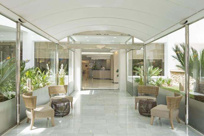 Imagen de los interiores del Hotel Ona Palmira Paguera. Foto 9