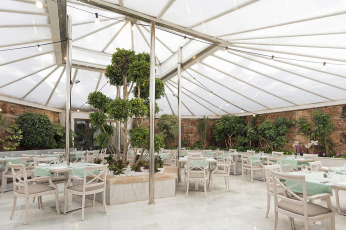 Imagen del bar/restaurante del Hotel Ona Palmira Paguera. Foto 4