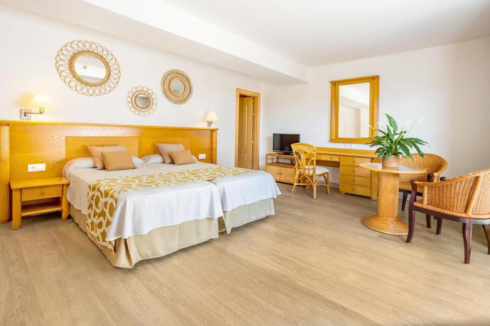 Imagen de la habitación del Hotel Ona Palmira Paradise. Foto 3