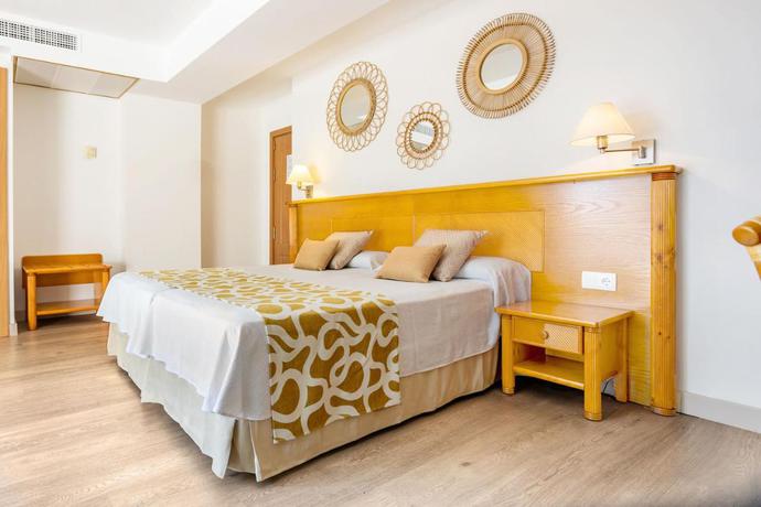 Imagen de la habitación del Hotel Ona Palmira Paradise. Foto 5