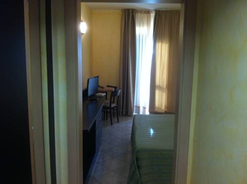 Imagen de la habitación del Hotel Onda Bleu. Foto 4