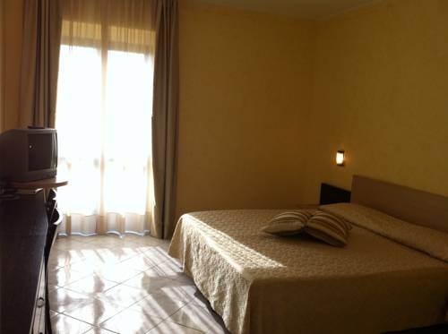 Imagen de la habitación del Hotel Onda Bleu. Foto 5