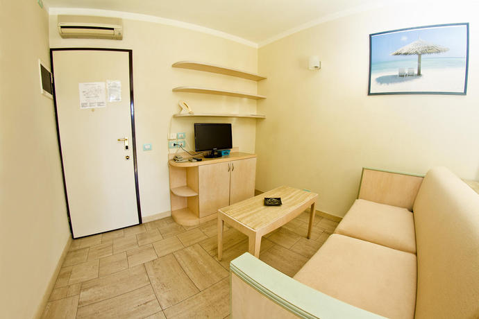 Imagen general del Hotel Onda Marina, Marina Di Pietrasanta. Foto 3