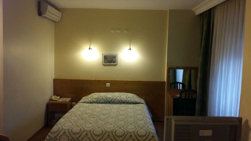 Imagen de la habitación del Hotel Onder Otel. Foto 14